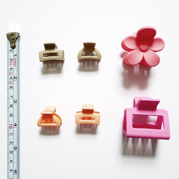 NEW WITHOUT TAG LOT 9 Piece CLAW HAIR CLIPS in Assorted Sizes Colors - Picture 3 of 3